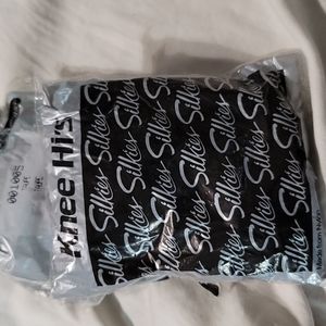 Women Silkies Knee Hi Regular 3-pak Taupe 001005.‎    3 packages per purchase